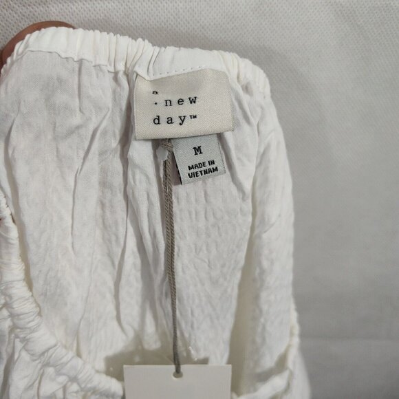 A New Day White Top Women Size M Keyhole Tie Neckline Wide Sleeve Textured NEW - Picture 5 of 8